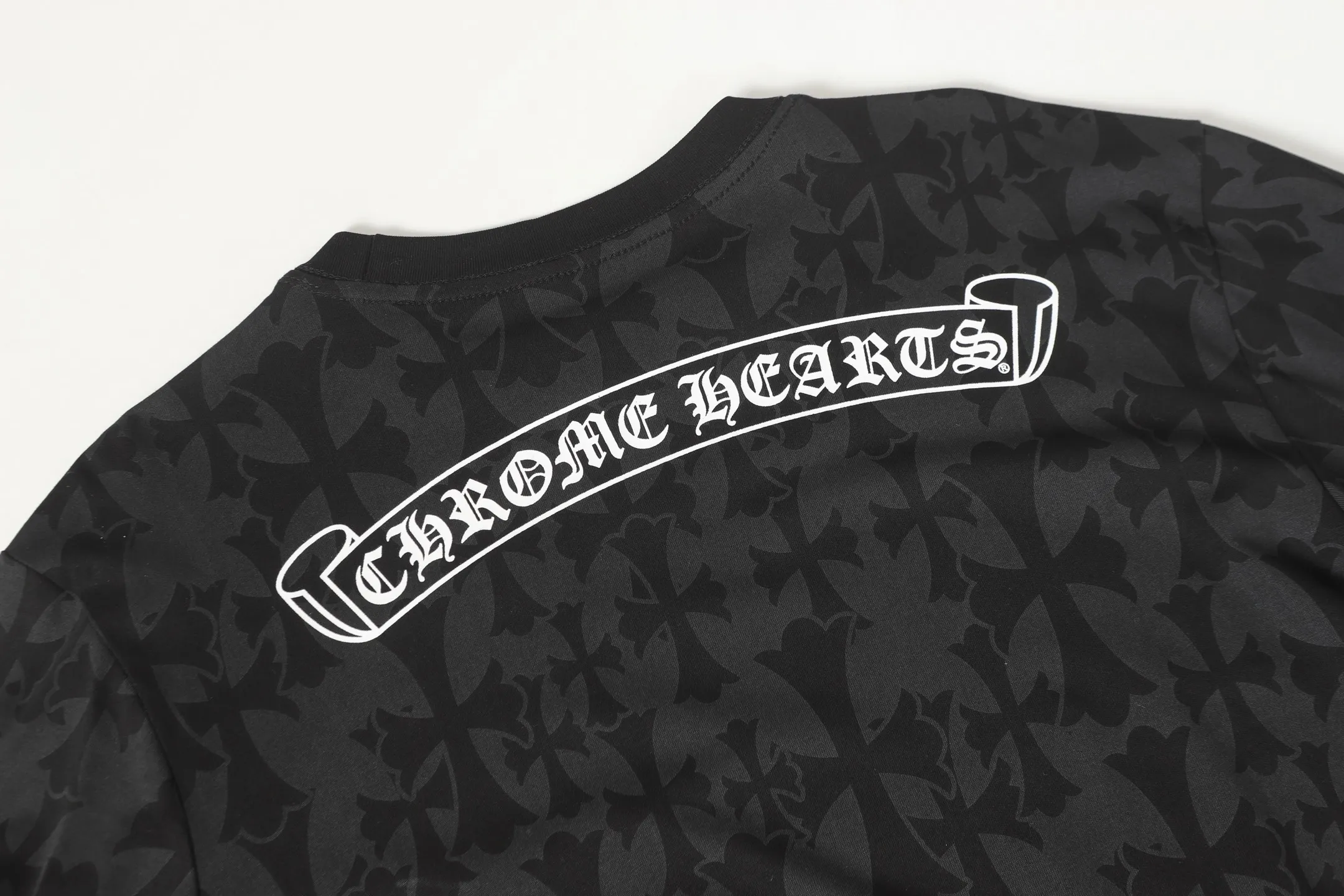 P170 Cross-border quantity model. If you pursue quality, please do not place an order. -Chrome Hearts/Chrome Hearts Dark Pattern Cross✝️Sanskrit printed popular long-sleeved T-shirt -High weight, high density and high quality. The wool is soft, delicate and skin-friendly. It feels soft and silky. It has excellent warmth and skin-friendly properties.